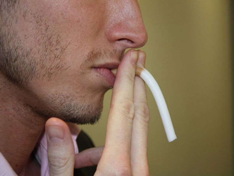 το κάπνισμα τσιγάρων συμβολίζει την κακή ισχύ